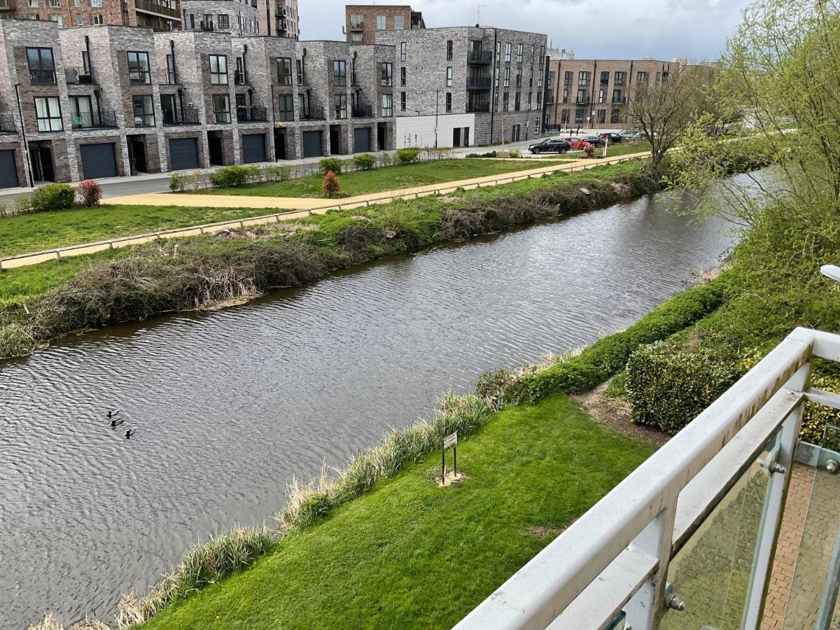 Beautiful Riverview Apartment Челмсфорд Екстериор снимка