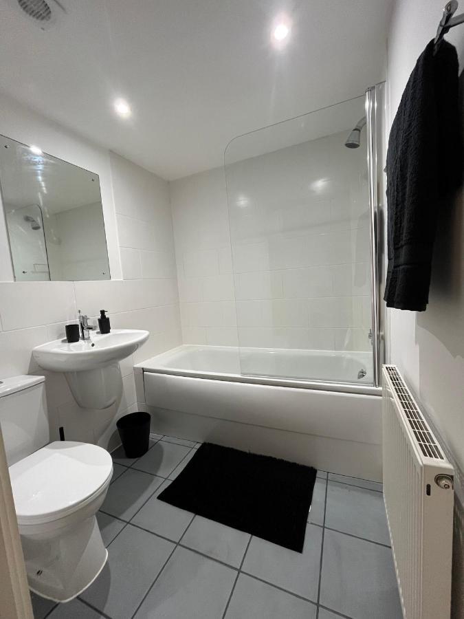 Beautiful Riverview Apartment Челмсфорд Екстериор снимка